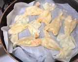 A picture of step 5 of Goldfish Gyoza Dumplings.