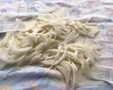 Foto del passaggio 2 della ricetta Braciola di maiale con manico, patate pasticciate e cipolla fritta