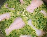 Foto del paso 2 de la receta Merluza en salsa verde con espárragos