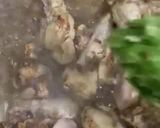 A picture of step 5 of Delicious white chicken karahi serve with chupri chapati.