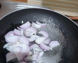 A picture of step 1 of White Sauce Spaghetti.