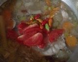 Foto langkah ke 5 dari resep Sup Belimbing Ikan Gabus.