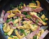 Foto del paso 2 de la receta: Pasta Carbonara de Pollo Fácil en Casa