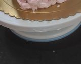 A picture of step 9 of Fruit basket cake.
