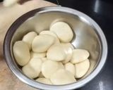 A picture of step 2 of Mava gujiya (ghughra).