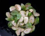 Foto langkah ke 1 dari resep Sambal terong mentah.