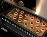 Foto langkah ke 6 dari resep Strawberry Thumbprint Cookies Devina Hermawan.