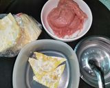 รูปขั้นตอนการทำที่ 2 ของ ก๋วยเตี๋ยวเกี๊ยวหมูต้มยำ (ฉบับเร่งด่วน)