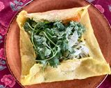 รูปขั้นตอนการทำที่ 3 ของ เครปญวนไส้ไข่ดาวเห็ดหอมและผักสด🧅🫑🥬Vietnamese Crepe with Egg and Fresh Veg and Herbs🌿🍅🥬