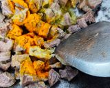 Gambar langkah 2 resipi Daging Goreng Kunyit.