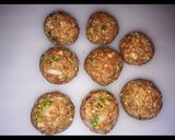 A picture of step 2 of Meat balls stew.