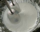 A picture of step 3 of Cake pudding in a glass.