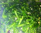 Hình bước làm 7 của món Rau bí xào tỏi
