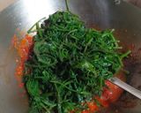 Foto langkah ke 3 dari resep Tumis Kangkung Bakso.