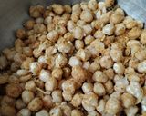 A picture of step 5 of Chana koliwada.
