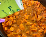 Une image de l'étape 5 de Curry de patate douce au lait de coco.