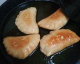 Foto langkah ke 5 dari resep Pizza Goreng.