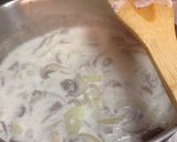 A picture of step 4 of Creamy Mushroom Soup.