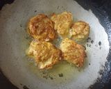 A picture of step 3 of Banana Bonda.