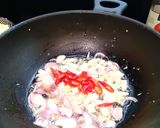 Foto langkah ke 6 dari resep Kwetiau goreng.