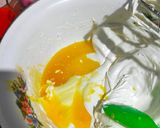 Foto langkah ke 3 dari resep Bolu Pandan Kukus.