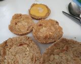 A picture of step 4 of Custard crumble biscuits.