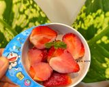Hình bước làm 3 của món Dâu tây chấm sữa đặc