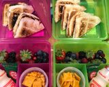Foto langkah ke 2 dari resep Flavored Toast Bekal Anak.