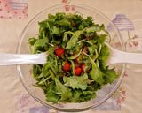 Foto del passaggio 3 della ricetta Insalata di lattughino con mozzarella affumicata