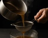 Foto del passaggio 4 della ricetta Tortelli in crema di castagne e in brodo affumicato