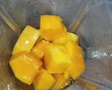 Foto langkah ke 3 dari resep Jus Buah Kesemek Pepaya.