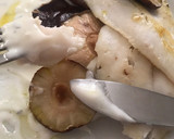 Foto del paso 8 de la receta: Merluza a la plancha con salsa blanca y setas chinas
