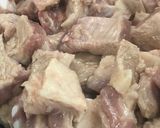 Hình bước làm 1 của món Sườn non xào chua ngọt #giảicứuquảdứa