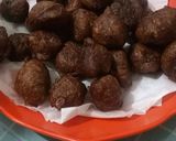 Foto langkah ke 5 dari resep Lukumades/ donat yunani/ roti goreng coklat super mudah.