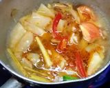 รูปขั้นตอนการทำที่ 4 ของ ต้มยำไก่น้ำข้น