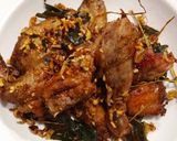 Foto langkah ke 6 dari resep Ayam Tim Goreng Bawang.
