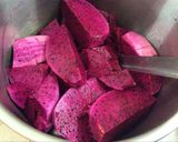 Hình bước làm 2 của món Siro thanh long đỏ