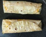 A picture of step 4 of Leftover paneer bhurji kathi roll.