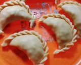 Foto langkah ke 2 dari resep Pastel renyah ekonomis tanpa telur.