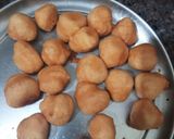 A picture of step 3 of Dahi Bhalla.