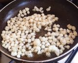 A picture of step 4 of Caramel Apple Modak.