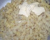 Foto del paso 1 de la receta: 😋DELI 😋 fideos con manteca huevo y panchos👌