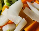 Hình bước làm 1 của món Củ quả hấp chấm muối mè, đậu, điều