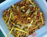 Foto langkah ke 4 dari resep Serundeng kelapa ikan bilih.