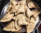 આલુ મટર સમોસા (Aloo Matar Samosa Recipe In Gujarati) રેસીપી સ્ટેપ5ફોટો