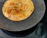 A picture of step 3 of Bathua thepla.