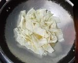 Foto langkah ke 1 dari resep Sambal kol goreng.