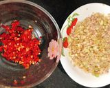 A picture of step 5 of Vegetarian Bún Bò.