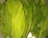 A picture of step 1 of Palak bheja fry.