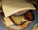Une image de l'étape 7 de Double cheese burger pommes de terre et compoté d oignons.
